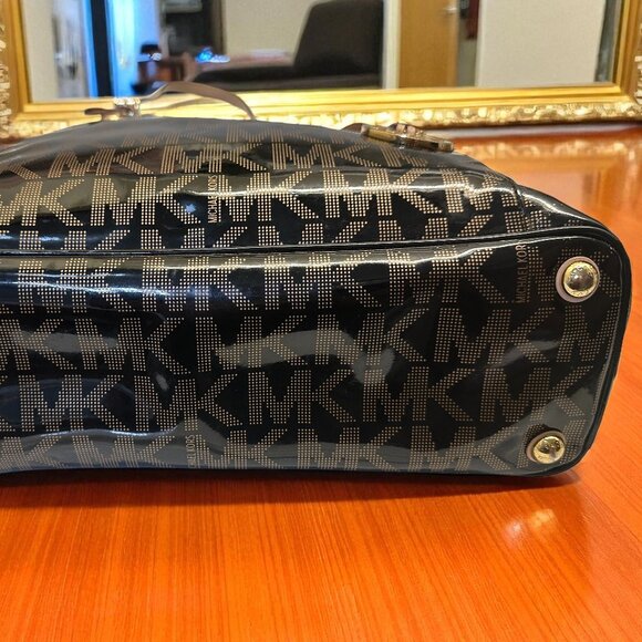Michael Michael Kors Black/Beige Large Signature Patent Leather Jet Set Tote - Picture 3 of 16